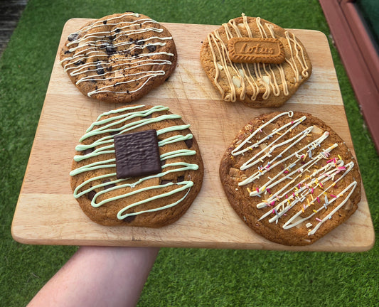 6 Large Cookies Build a box